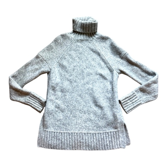Everlane Gray Turtleneck Sweater - Picture 2 of 5